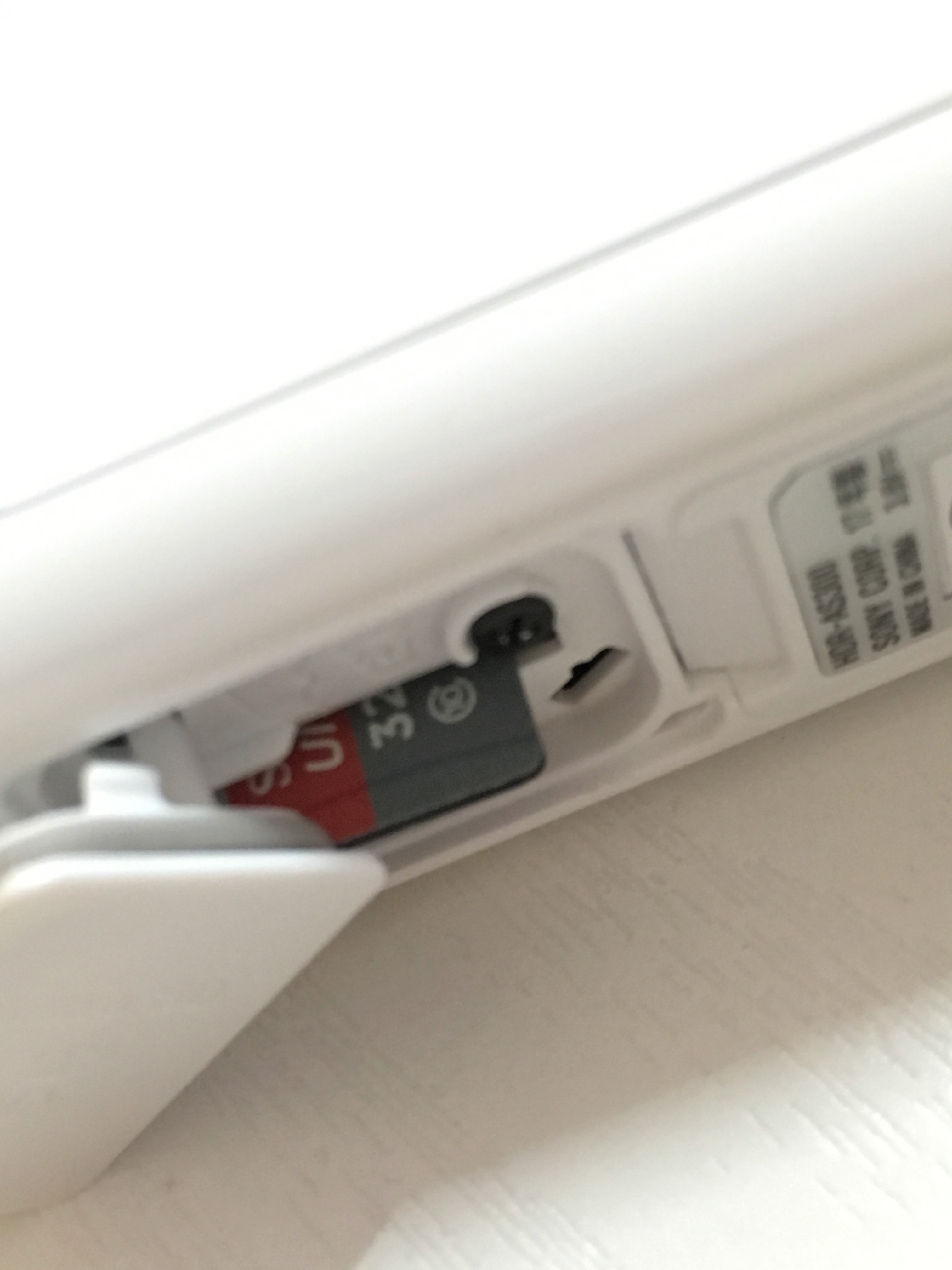 SDカード収納部(本体底辺部)